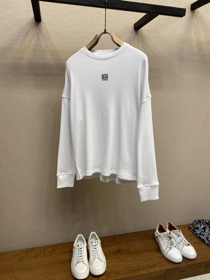 designer,replica,clothing,fake,1:1,lv,luxury,high quality Loewe new round neck embroidered bottoming long sleeves (BD63) designer,replica,clothing,fake,1:1,lv,luxury,high quality Loewe new round neck embroidered bottoming long sleeves (BD63)