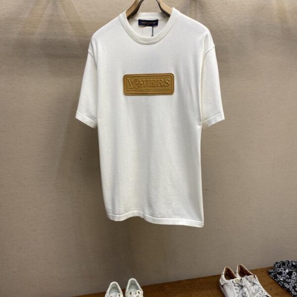 designer,replica,clothing,fake,1:1,lv,luxury,high quality LV 2025 Spring and Summer New Leather Patch Embossed Letters Woolen Round Neck Short Sleeve Casual Fashion Same Style for Men and Women (7B7A)
