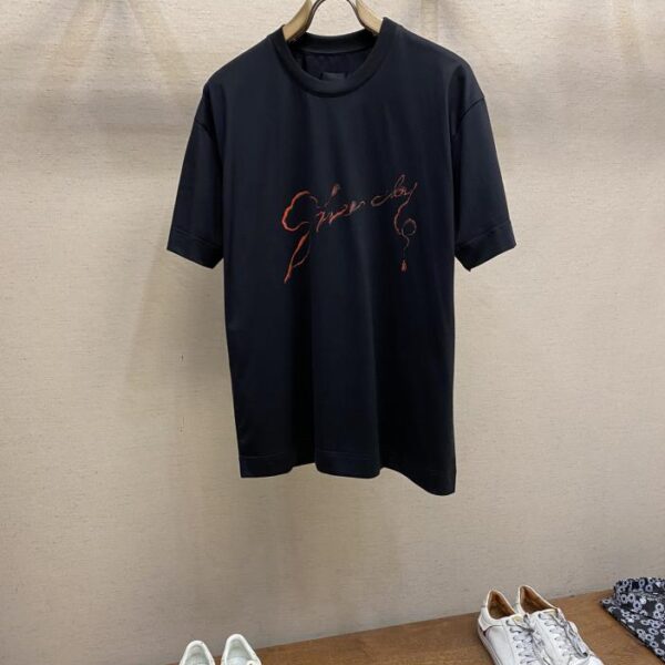 designer,replica,clothing,fake,1:1,lv,luxury,high quality Givenchy 25FW12 Men’s Logo Graphic Short Sleeve T-Shirt (3947)
