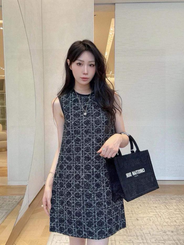 designer,replica,clothing,fake,1:1,lv,luxury,high quality Dior new autumn and winter contrasting web houndstooth woven sundress (B0A8) designer,replica,clothing,fake,1:1,lv,luxury,high quality Dior new autumn and winter contrasting web houndstooth woven sundress (B0A8)