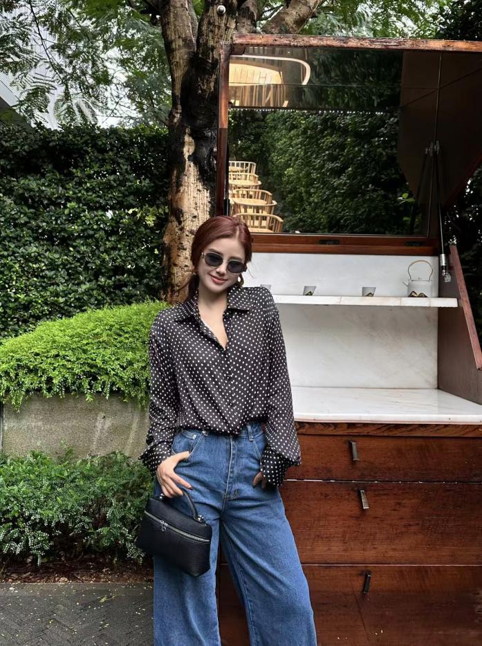 designer,replica,clothing,fake,1:1,lv,luxury,high quality Chanel new early spring silk shirt (AFE1) designer,replica,clothing,fake,1:1,lv,luxury,high quality Chanel new early spring silk shirt (AFE1)