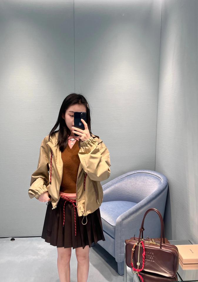 designer,replica,clothing,fake,1:1,lv,luxury,high quality Miu Miu Khaki Drawstring Thin Sun Protection Jacket (05A2) designer,replica,clothing,fake,1:1,lv,luxury,high quality Miu Miu Khaki Drawstring Thin Sun Protection Jacket (05A2)