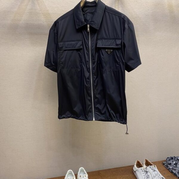 designer,replica,clothing,fake,1:1,lv,luxury,high quality Prada metal triangle logo lapel shirt