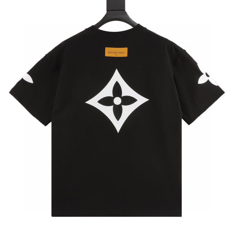 designer,replica,clothing,fake,1:1,lv,luxury,high quality Louis Vuitton four-leaf clover hot diamond logo flocking short-sleeved T-shirt (EE8D) designer,replica,clothing,fake,1:1,lv,luxury,high quality Louis Vuitton four-leaf clover hot diamond logo flocking short-sleeved T-shirt (EE8D)