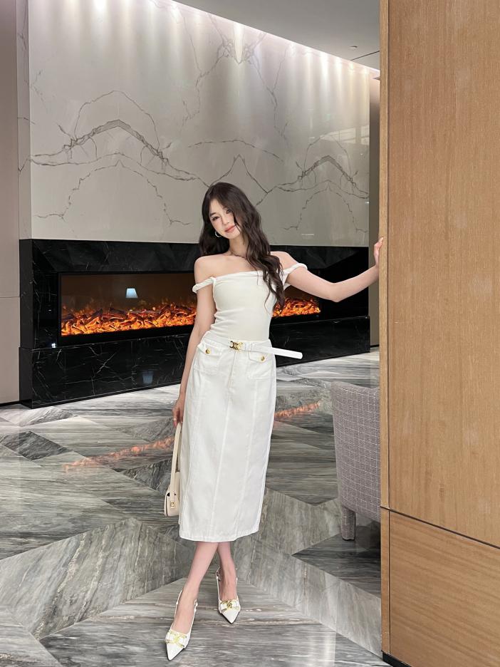 designer,replica,clothing,fake,1:1,lv,luxury,high quality Celine spring and summer new Arc de Triomphe belt decorated mid-length denim skirt designer,replica,clothing,fake,1:1,lv,luxury,high quality Celine spring and summer new Arc de Triomphe belt decorated mid-length denim skirt