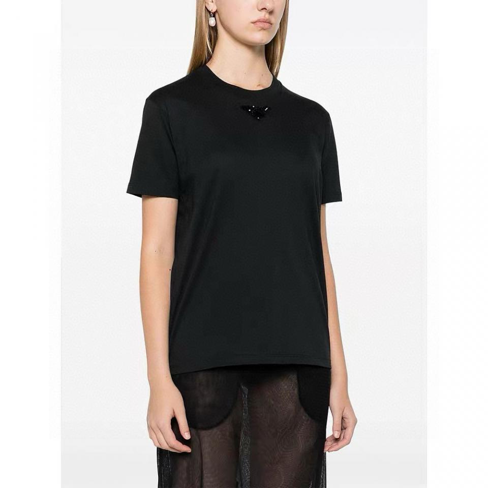 designer,replica,clothing,fake,1:1,lv,luxury,high quality Prada new early spring rhinestone beaded triangle logo decorated short-sleeved T-shirt designer,replica,clothing,fake,1:1,lv,luxury,high quality Prada new early spring rhinestone beaded triangle logo decorated short-sleeved T-shirt