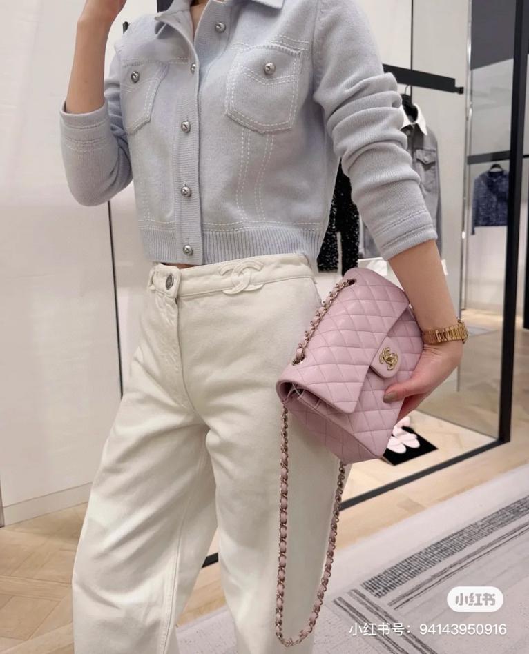 designer,replica,clothing,fake,1:1,lv,luxury,high quality Early spring and summer series Chanel’s new double C logo patch embroidered denim trousers designer,replica,clothing,fake,1:1,lv,luxury,high quality Early spring and summer series Chanel’s new double C logo patch embroidered denim trousers