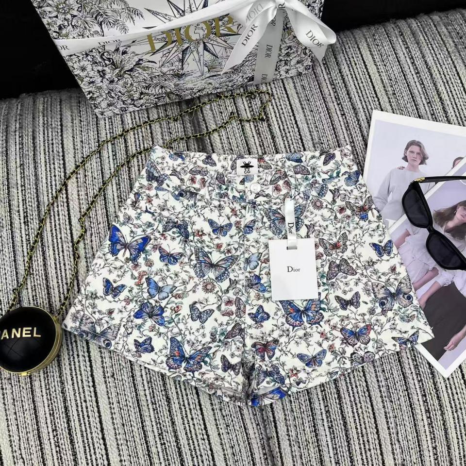 designer,replica,clothing,fake,1:1,lv,luxury,high quality Early spring and summer series Dior’s new butterfly print denim shorts designer,replica,clothing,fake,1:1,lv,luxury,high quality Early spring and summer series Dior’s new butterfly print denim shorts