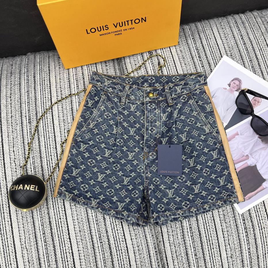 designer,replica,clothing,fake,1:1,lv,luxury,high quality Early spring and summer series Louis Vuitton’s new classic old flower jacquard leather edge denim shorts designer,replica,clothing,fake,1:1,lv,luxury,high quality Early spring and summer series Louis Vuitton’s new classic old flower jacquard leather edge denim shorts