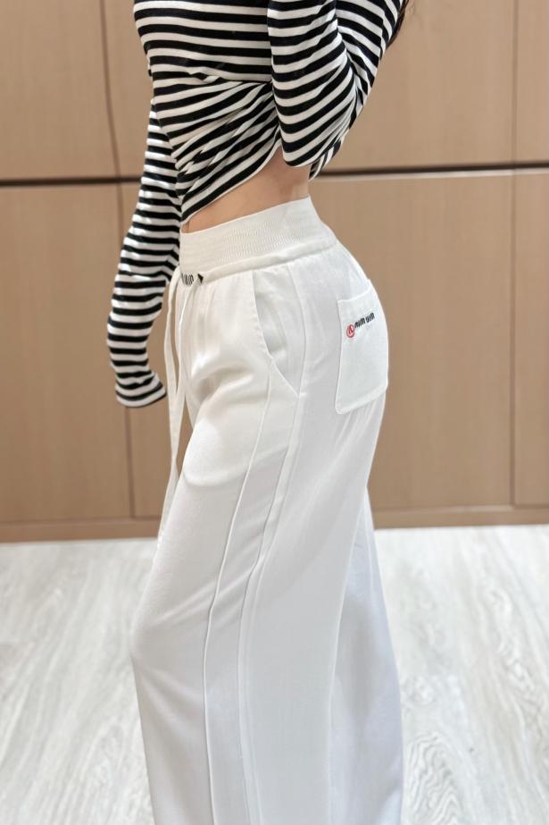 designer,replica,clothing,fake,1:1,lv,luxury,high quality Early spring and summer series Miu Miu new letter print design Tencel denim straight pants designer,replica,clothing,fake,1:1,lv,luxury,high quality Early spring and summer series Miu Miu new letter print design Tencel denim straight pants