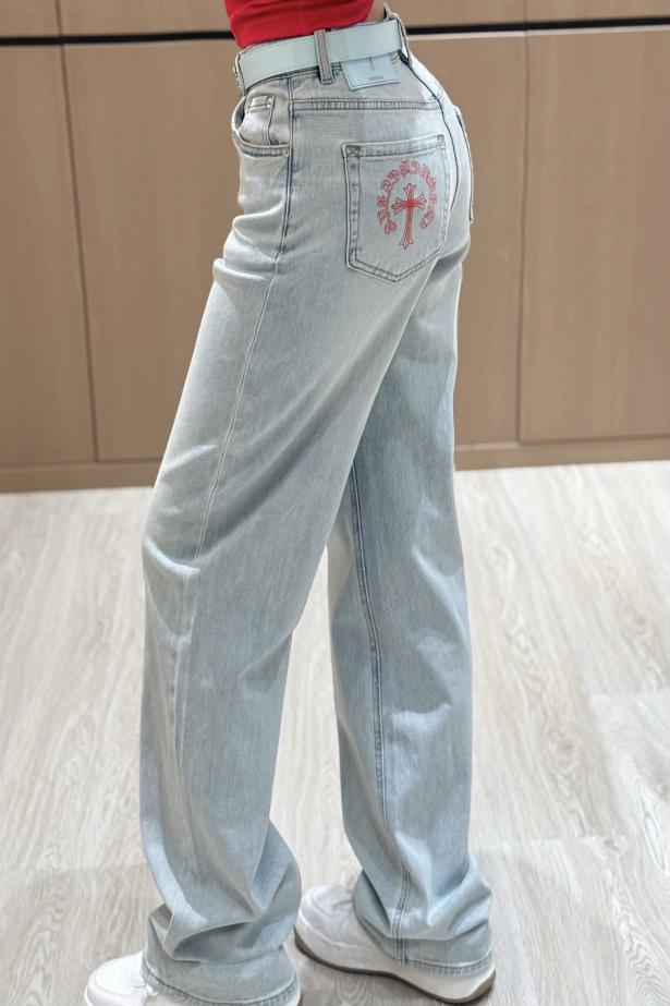 designer,replica,clothing,fake,1:1,lv,luxury,high quality Early spring and summer series Croixin’s new cross-print pocket denim straight pants designer,replica,clothing,fake,1:1,lv,luxury,high quality Early spring and summer series Croixin’s new cross-print pocket denim straight pants