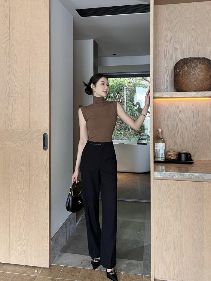 designer,replica,clothing,fake,1:1,lv,luxury,high quality Miu Miu new webbing embellished trousers designer,replica,clothing,fake,1:1,lv,luxury,high quality Miu Miu new webbing embellished trousers