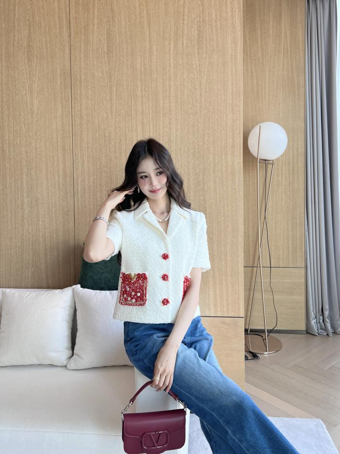 designer,replica,clothing,fake,1:1,lv,luxury,high quality Valentino’s latest spring and summer sequined embroidered pocket-decorated short jacket designer,replica,clothing,fake,1:1,lv,luxury,high quality Valentino’s latest spring and summer sequined embroidered pocket-decorated short jacket