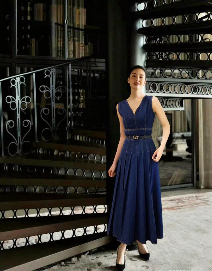 designer,replica,clothing,fake,1:1,lv,luxury,high quality Versace exquisite round neck lace flying sleeves topstitched slim design denim dress designer,replica,clothing,fake,1:1,lv,luxury,high quality Versace exquisite round neck lace flying sleeves topstitched slim design denim dress