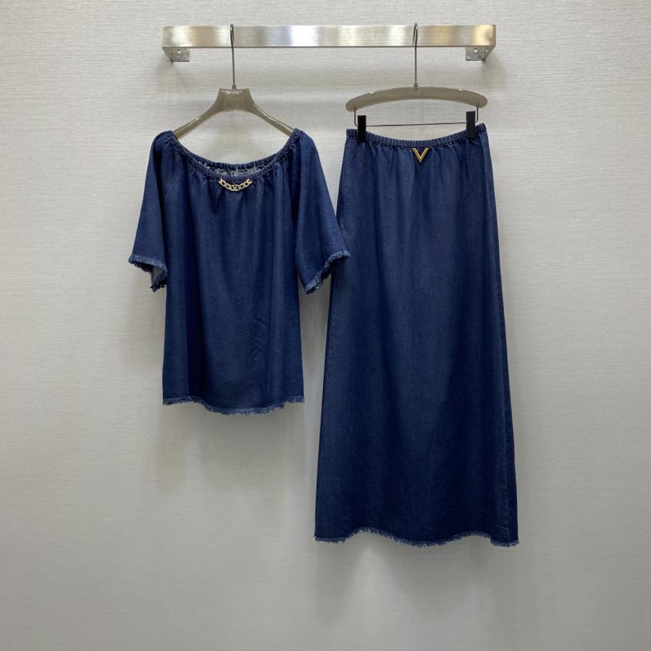 designer,replica,clothing,fake,1:1,lv,luxury,high quality Versace clavicle round neck metal buckle embellished top ➕A-hem skirt suit designer,replica,clothing,fake,1:1,lv,luxury,high quality Versace clavicle round neck metal buckle embellished top ➕A-hem skirt suit