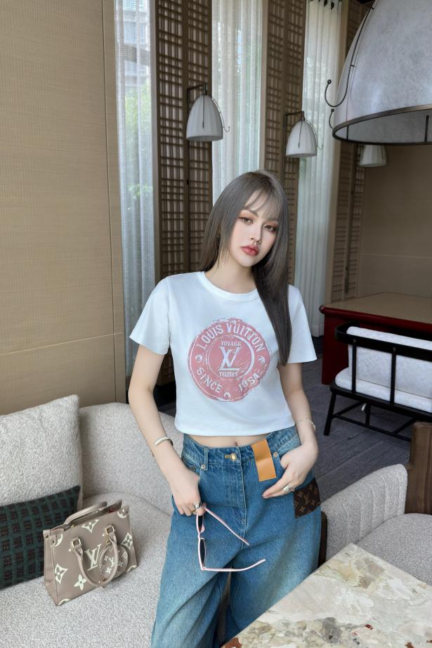 designer,replica,clothing,fake,1:1,lv,luxury,high quality Louis Vuitton lettered short-sleeved T-shirt designer,replica,clothing,fake,1:1,lv,luxury,high quality Louis Vuitton lettered short-sleeved T-shirt
