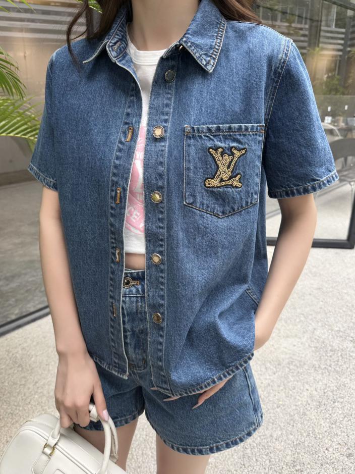 designer,replica,clothing,fake,1:1,lv,luxury,high quality Louis Vuitton embroidered short-sleeved shirt designer,replica,clothing,fake,1:1,lv,luxury,high quality Louis Vuitton embroidered short-sleeved shirt