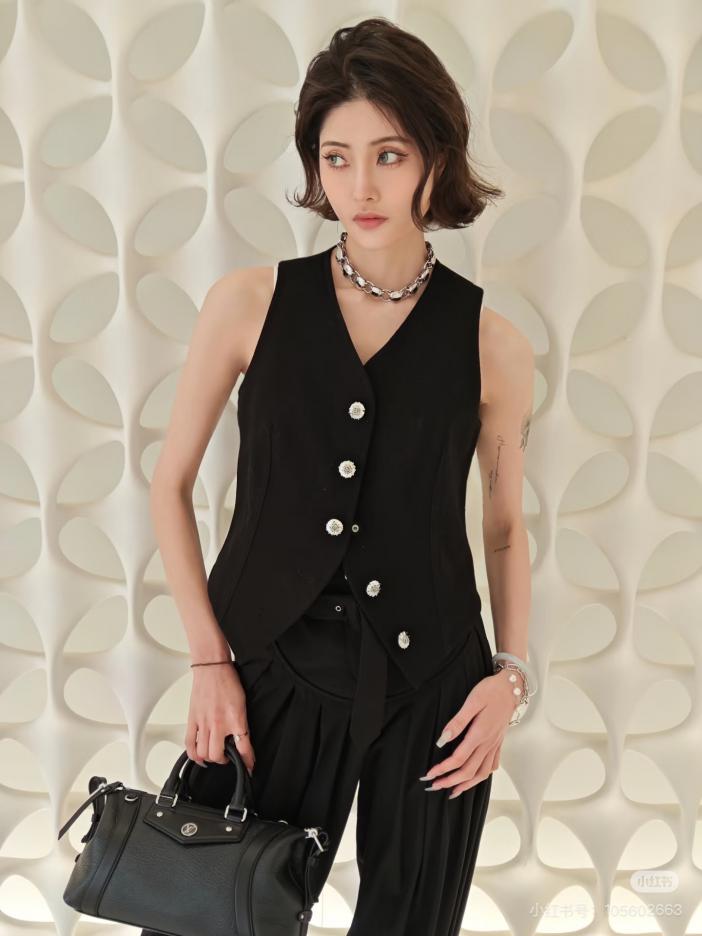 designer,replica,clothing,fake,1:1,lv,luxury,high quality Louis Vuitton series vest designer,replica,clothing,fake,1:1,lv,luxury,high quality Louis Vuitton series vest