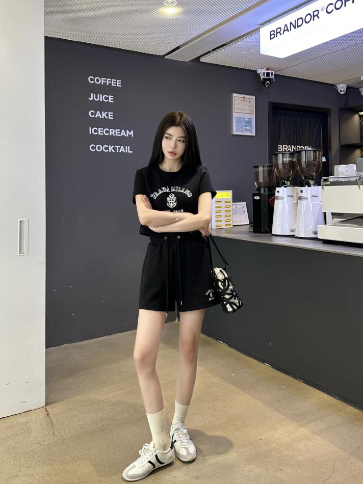 designer,replica,clothing,fake,1:1,lv,luxury,high quality Prada short sleeve + shorts casual suit designer,replica,clothing,fake,1:1,lv,luxury,high quality Prada short sleeve + shorts casual suit