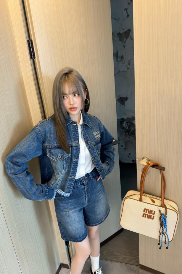 designer,replica,clothing,fake,1:1,lv,luxury,high quality Miu Miu range of denim shorts designer,replica,clothing,fake,1:1,lv,luxury,high quality Miu Miu range of denim shorts