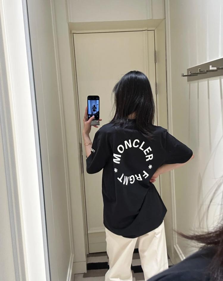 designer,replica,clothing,fake,1:1,lv,luxury,high quality Mouth new summer style flocked letter T-shirt designer,replica,clothing,fake,1:1,lv,luxury,high quality Mouth new summer style flocked letter T-shirt