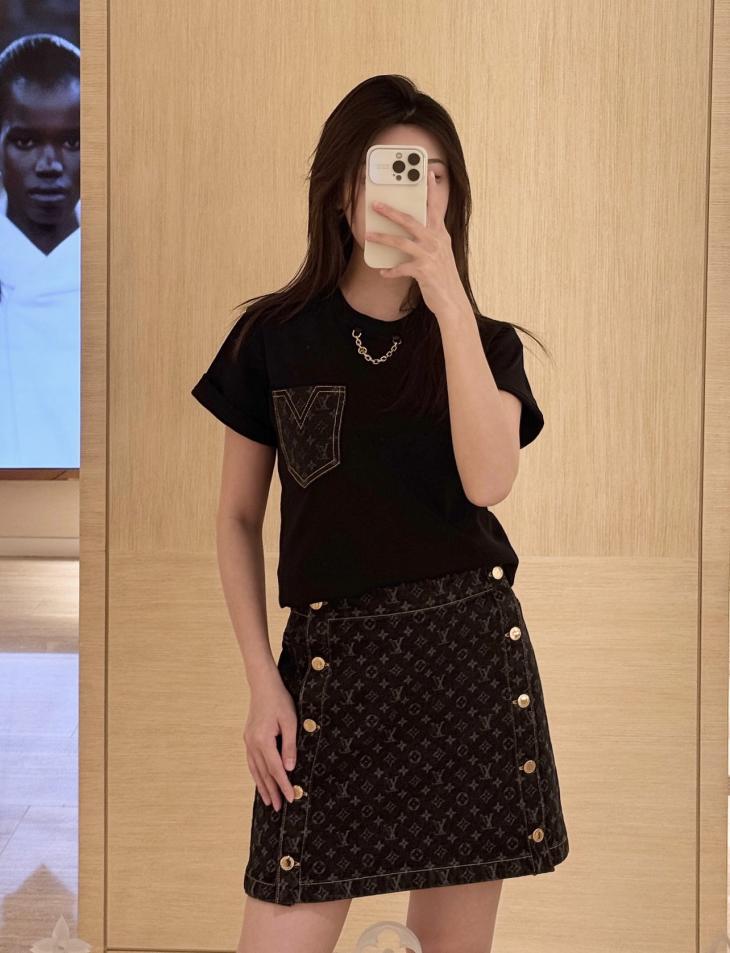 designer,replica,clothing,fake,1:1,lv,luxury,high quality Louis Vuitton new jacquard denim pocket chain short-sleeved T-shirt designer,replica,clothing,fake,1:1,lv,luxury,high quality Louis Vuitton new jacquard denim pocket chain short-sleeved T-shirt