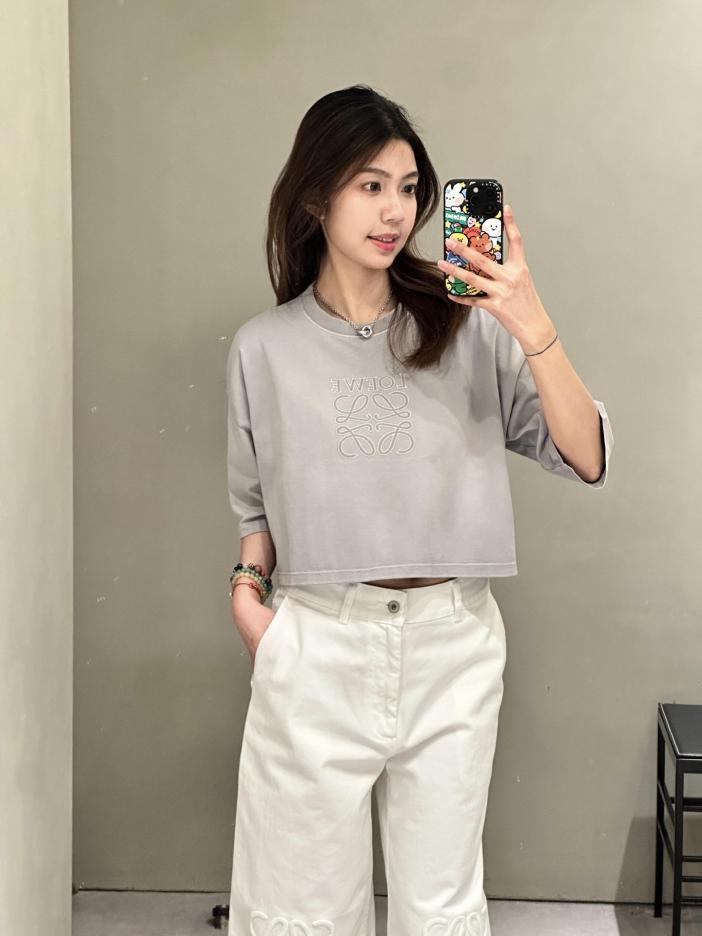 designer,replica,clothing,fake,1:1,lv,luxury,high quality LOEWE new embroidered short round neck short-sleeved T-shirt designer,replica,clothing,fake,1:1,lv,luxury,high quality LOEWE new embroidered short round neck short-sleeved T-shirt