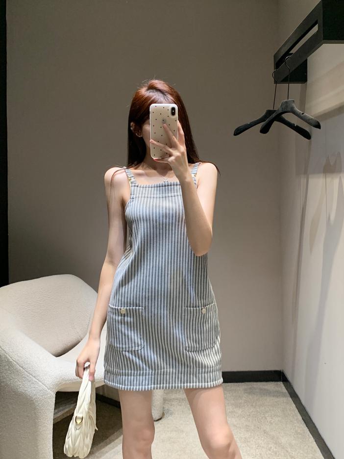 designer,replica,clothing,fake,1:1,lv,luxury,high quality Chanel new spring and summer metal micro-label striped suspender skirt designer,replica,clothing,fake,1:1,lv,luxury,high quality Chanel new spring and summer metal micro-label striped suspender skirt