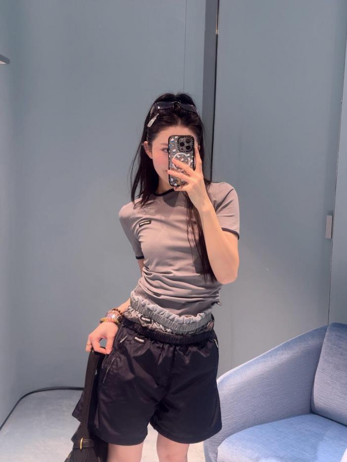 designer,replica,clothing,fake,1:1,lv,luxury,high quality Miu Miu new sports and casual contrast knitted round neck short-sleeved top designer,replica,clothing,fake,1:1,lv,luxury,high quality Miu Miu new sports and casual contrast knitted round neck short-sleeved top