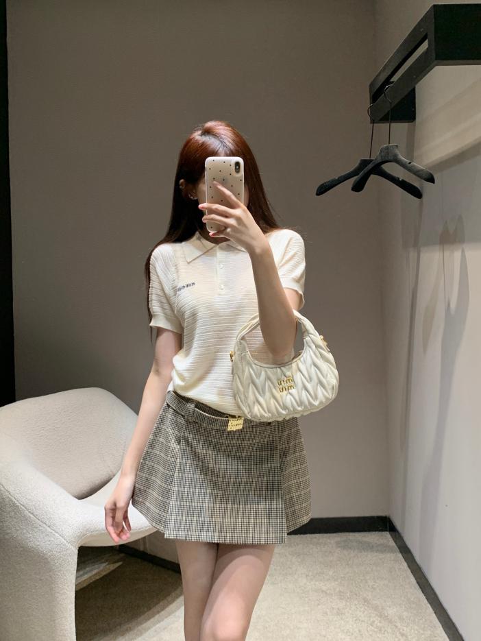 designer,replica,clothing,fake,1:1,lv,luxury,high quality Miu Miu new style intellectual split-thread empty polo collar top designer,replica,clothing,fake,1:1,lv,luxury,high quality Miu Miu new style intellectual split-thread empty polo collar top