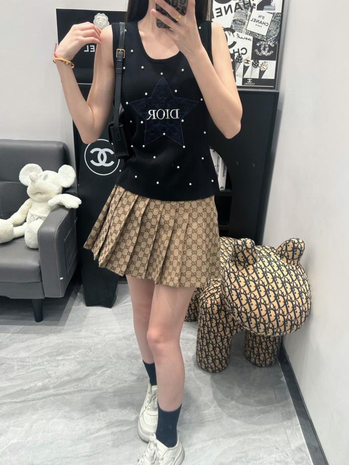 designer,replica,clothing,fake,1:1,lv,luxury,high quality Dior’s latest spring and summer series five-pointed star beaded knitted short-sleeves designer,replica,clothing,fake,1:1,lv,luxury,high quality Dior’s latest spring and summer series five-pointed star beaded knitted short-sleeves