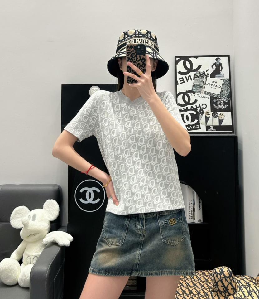 designer,replica,clothing,fake,1:1,lv,luxury,high quality Fendi’s latest spring and summer collection of jacquard knitted short-sleeves designer,replica,clothing,fake,1:1,lv,luxury,high quality Fendi’s latest spring and summer collection of jacquard knitted short-sleeves