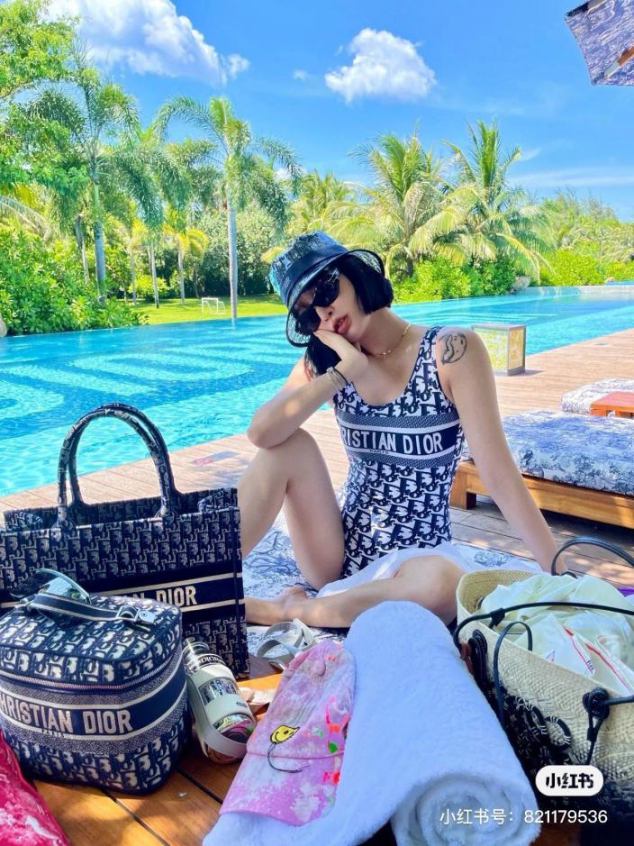 designer,replica,clothing,fake,1:1,lv,luxury,high quality Dior one-piece swimsuit slims waist and lengthens legs designer,replica,clothing,fake,1:1,lv,luxury,high quality Dior one-piece swimsuit slims waist and lengthens legs