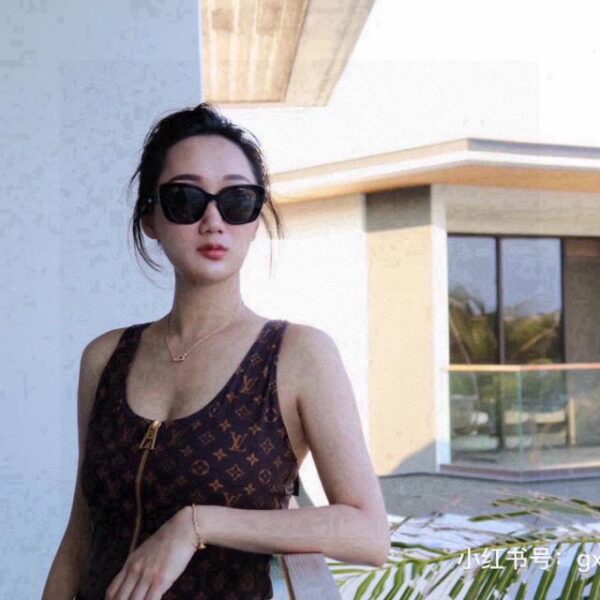 designer,replica,clothing,fake,1:1,lv,luxury,high quality Louis Vuitton new one-piece swimsuit