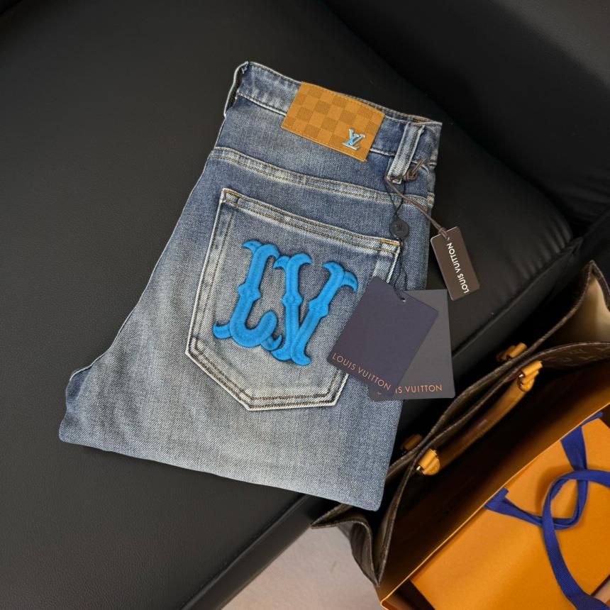 designer,replica,clothing,fake,1:1,lv,luxury,high quality Louis Vuitton summer new washed printed fashionable casual straight leg jeans designer,replica,clothing,fake,1:1,lv,luxury,high quality Louis Vuitton summer new washed printed fashionable casual straight leg jeans
