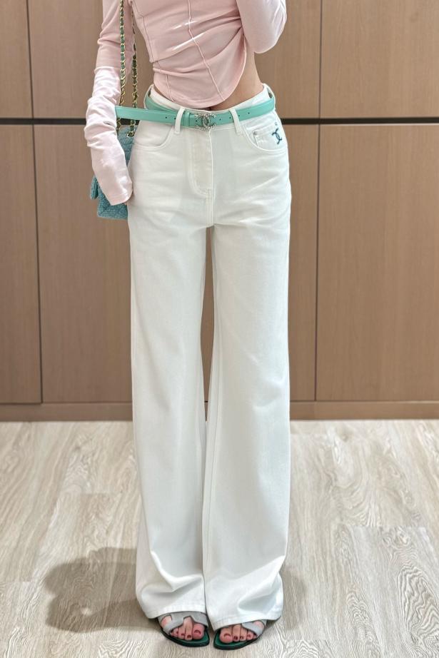 designer,replica,clothing,fake,1:1,lv,luxury,high quality Chanel new denim straight pants (E9F2) designer,replica,clothing,fake,1:1,lv,luxury,high quality Chanel new denim straight pants (E9F2)