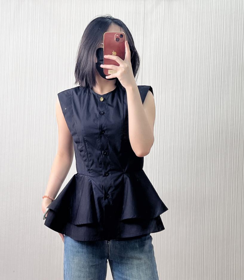 designer,replica,clothing,fake,1:1,lv,luxury,high quality Louis Vuitton’s new knight-style waist sleeveless shirt! (2605) designer,replica,clothing,fake,1:1,lv,luxury,high quality Louis Vuitton’s new knight-style waist sleeveless shirt! (2605)