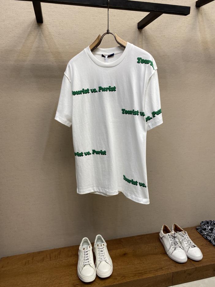 designer,replica,clothing,fake,1:1,lv,luxury,high quality Louis Vuitton’s latest flocked letter print T designer,replica,clothing,fake,1:1,lv,luxury,high quality Louis Vuitton’s latest flocked letter print T