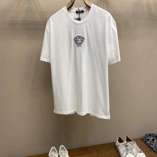 designer,replica,clothing,fake,1:1,lv,luxury,high quality Versace 2025 new front gold thread embroidered patch short-sleeved T-shirt