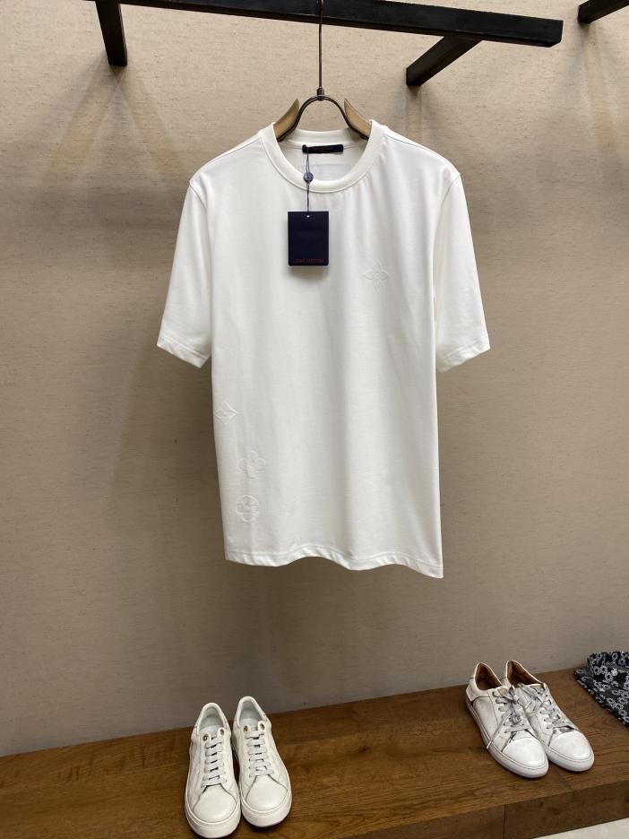 designer,replica,clothing,fake,1:1,lv,luxury,high quality Louis Vuitton Louis Vuitton four-leaf clover dark flower white short-sleeved T-shirt designer,replica,clothing,fake,1:1,lv,luxury,high quality Louis Vuitton Louis Vuitton four-leaf clover dark flower white short-sleeved T-shirt