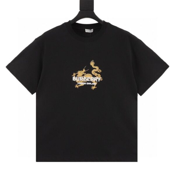 designer,replica,clothing,fake,1:1,lv,luxury,high quality Burberry Year of the Dragon limited edition dragon pattern bronzing and logo embroidery short-sleeved T-shirt (54EB)