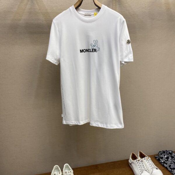 designer,replica,clothing,fake,1:1,lv,luxury,high quality Moncler Hiroshi Fujiwara co-branded cartoon logo letters printed double yarn pure cotton short sleeves (ABEE)