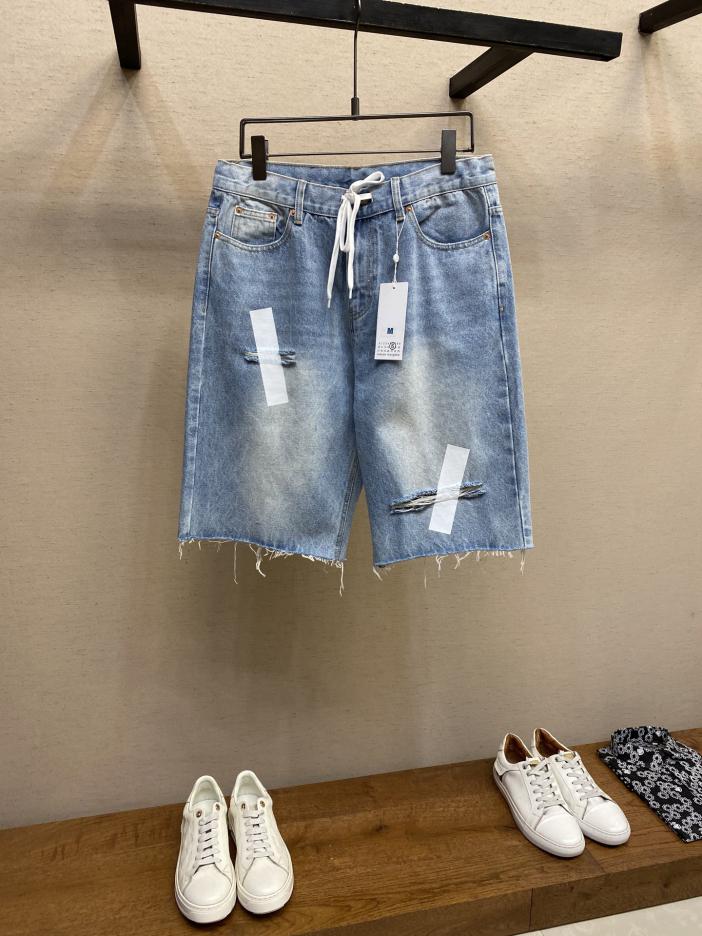 designer,replica,clothing,fake,1:1,lv,luxury,high quality MM6 Margiela 2025 New Tape Applique Ripped Couple Style Washed Loose Denim Shorts (8DD0) designer,replica,clothing,fake,1:1,lv,luxury,high quality MM6 Margiela 2025 New Tape Applique Ripped Couple Style Washed Loose Denim Shorts (8DD0)