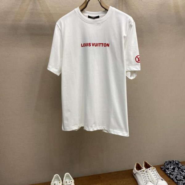 designer,replica,clothing,fake,1:1,lv,luxury,high quality LV V red letter logo flocked printed white short-sleeved TEE (6272)