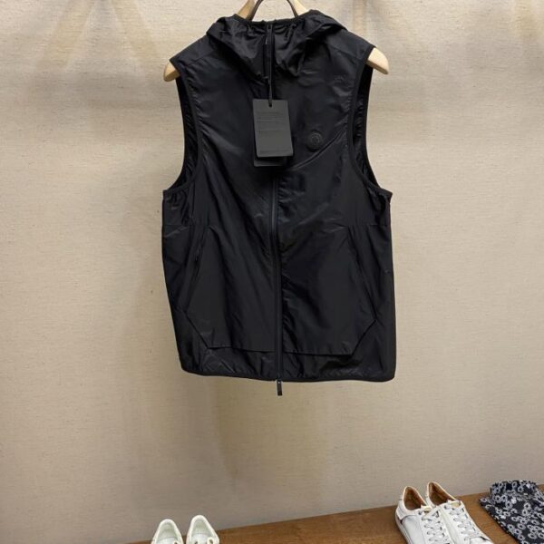 designer,replica,clothing,fake,1:1,lv,luxury,high quality Moncler hooded reflective printed vest (B597)