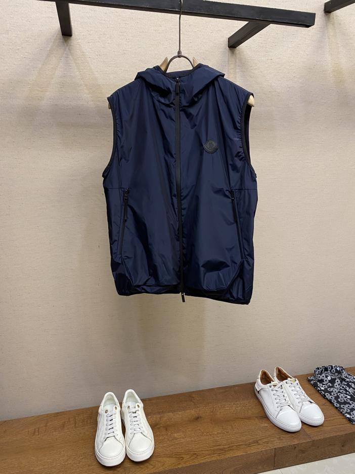 designer,replica,clothing,fake,1:1,lv,luxury,high quality Moncler new year’s new hooded casual vest (90D0) designer,replica,clothing,fake,1:1,lv,luxury,high quality Moncler new year’s new hooded casual vest (90D0)