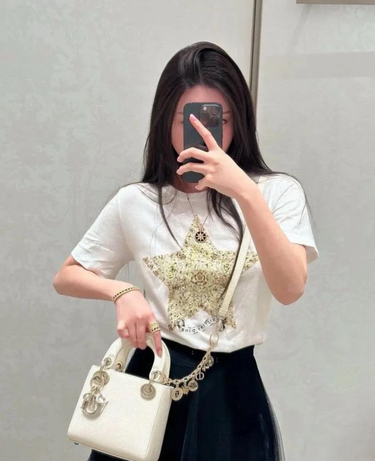 designer,replica,clothing,fake,1:1,lv,luxury,high quality Dior’s new early spring MissD platinum series limited T-shirt (78E2) designer,replica,clothing,fake,1:1,lv,luxury,high quality Dior’s new early spring MissD platinum series limited T-shirt (78E2)