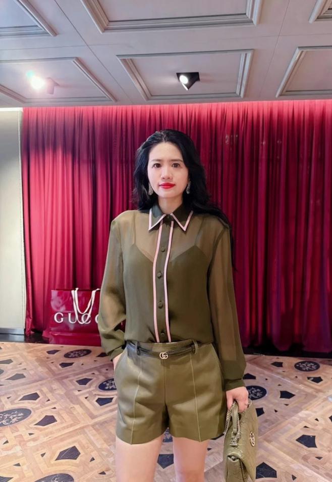 designer,replica,clothing,fake,1:1,lv,luxury,high quality Gucci early spring new contrast color trim two-piece rayon shirt (615B) designer,replica,clothing,fake,1:1,lv,luxury,high quality Gucci early spring new contrast color trim two-piece rayon shirt (615B)