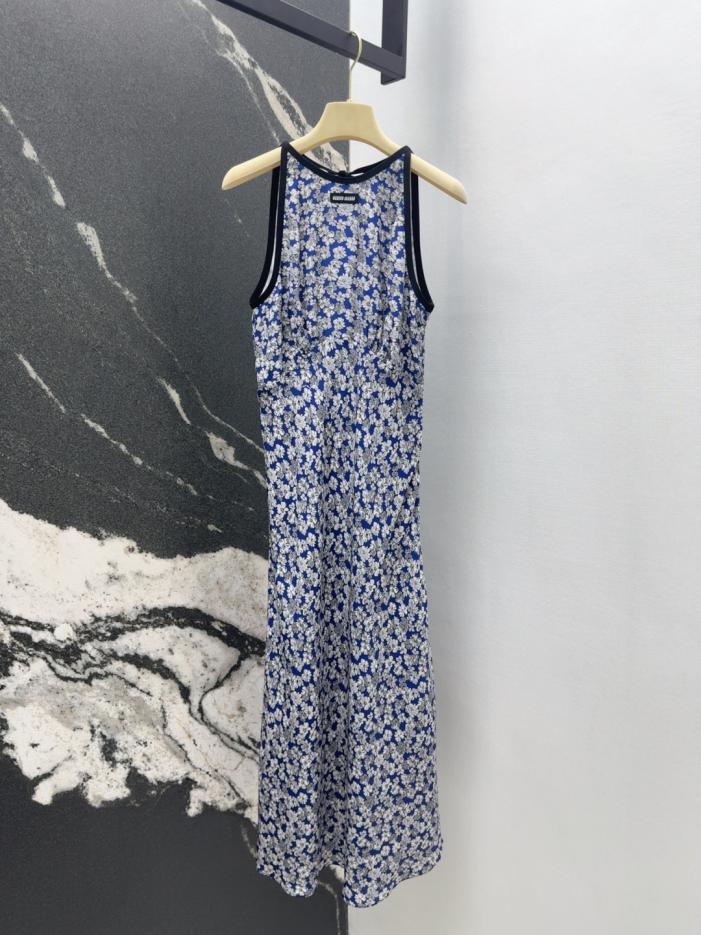 designer,replica,clothing,fake,1:1,lv,luxury,high quality Miu Miu new spring and summer resort style floral vest long skirt (26E7) designer,replica,clothing,fake,1:1,lv,luxury,high quality Miu Miu new spring and summer resort style floral vest long skirt (26E7)