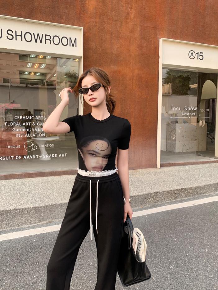 designer,replica,clothing,fake,1:1,lv,luxury,high quality Early spring and summer series Miu Miu new spliced lace double waist casual straight pants (0AA0) designer,replica,clothing,fake,1:1,lv,luxury,high quality Early spring and summer series Miu Miu new spliced lace double waist casual straight pants (0AA0)